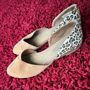 Women’s Tom’s leopard print mules